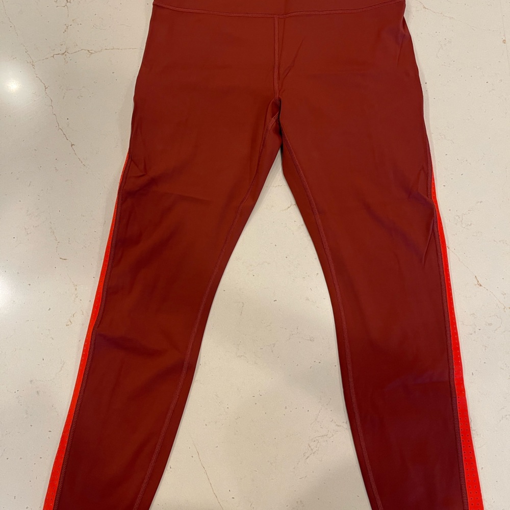 Athleta Ultimate 7/8 tight